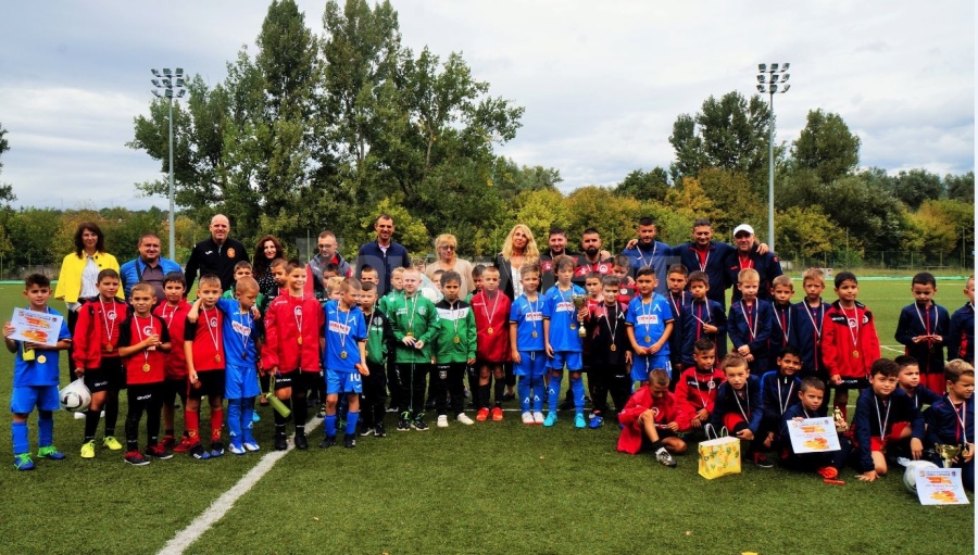 Детският тим U9 на Левски - София спечели Седмия мемориален футболен турнир „Семко Горанов“ в Мездра 